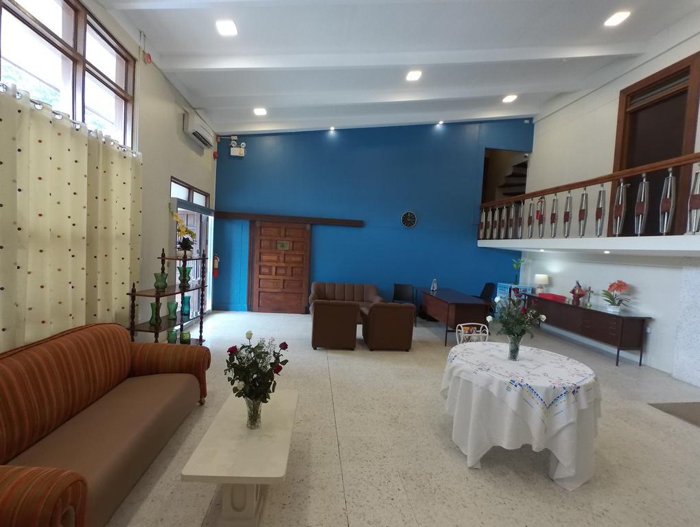 فندق Residencia Marfel تاكلوبان المظهر الخارجي الصورة